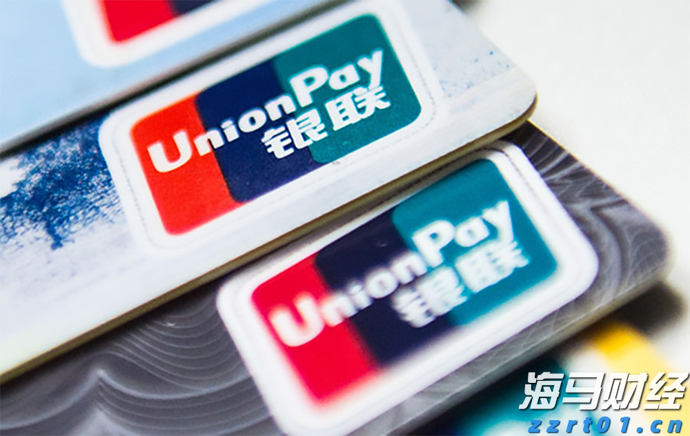 湛江海关在跨境电商渠道查获涉嫌侵犯商标权手提包49个